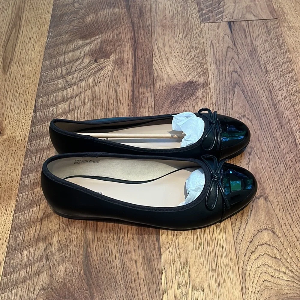 NWT Bamboo Woman’s Black Bow Flats Size 9